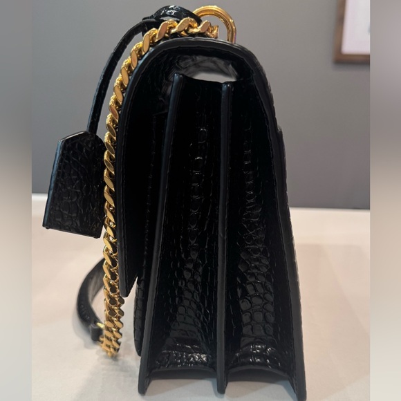 Saint Laurent Sunset Large in black croc-embossed shiny leather w/ gold hardware - Picture 4 of 17